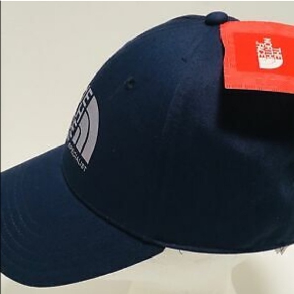 ❤️❤️gorgeous NWT adjustable cap The North Face❤️❤️ - Picture 2 of 4